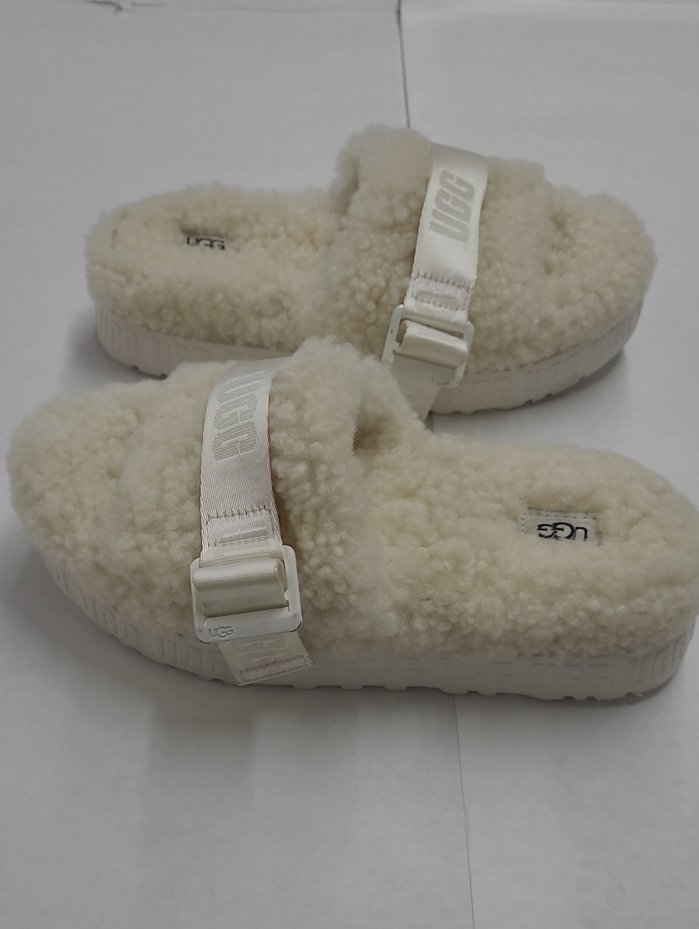 UGG Fluff Yes Slide Shearling Slides in Cream Size 8 - Picture 4 of 8